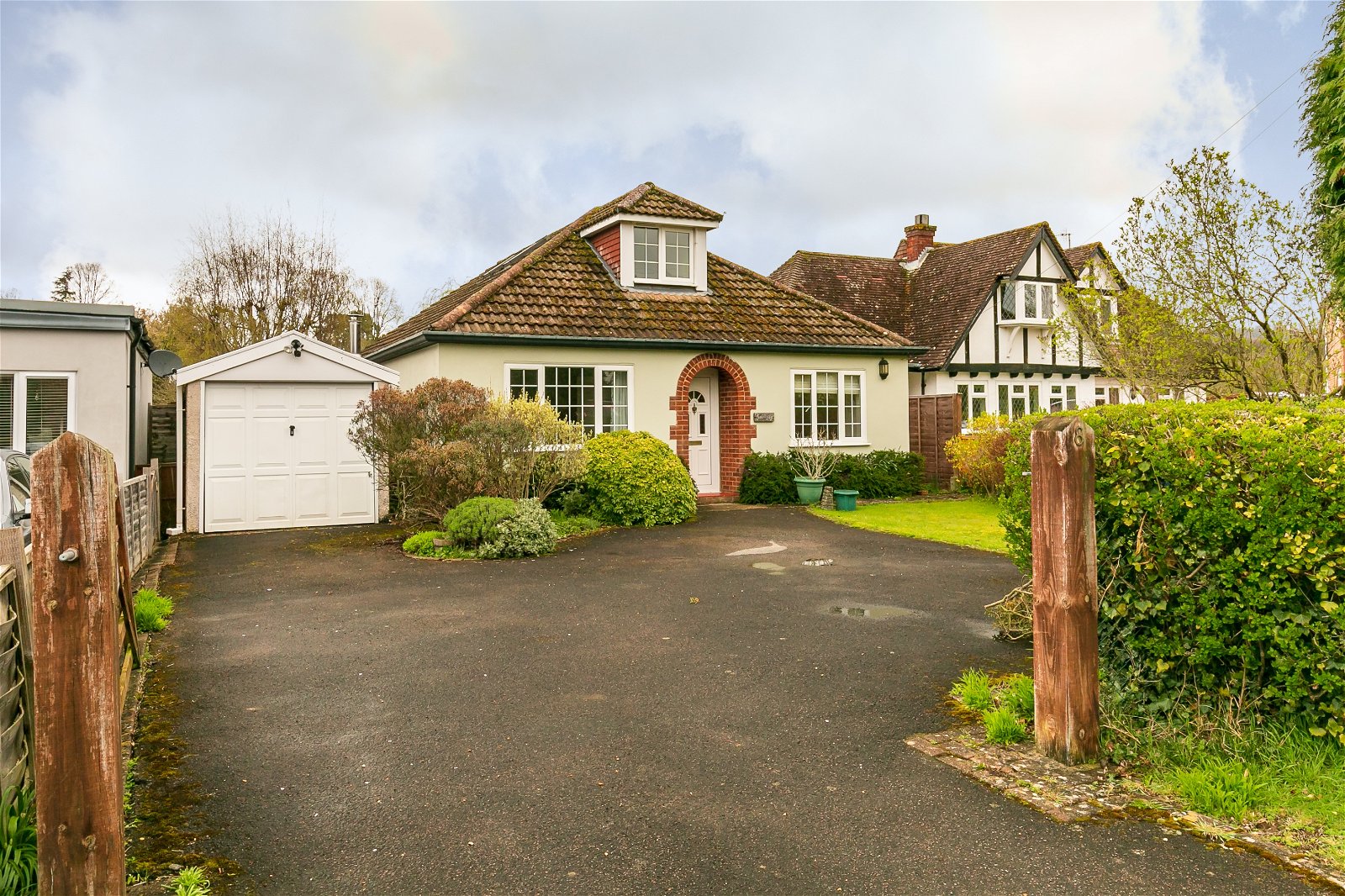 Smithwood Avenue, Cranleigh, Surrey, GU6 8PS